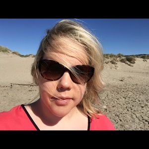 Meet your Posher, Stacy